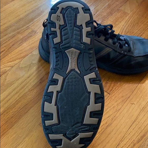 Skechers relaxed fit memory foam shoes. - Picture 3 of 5